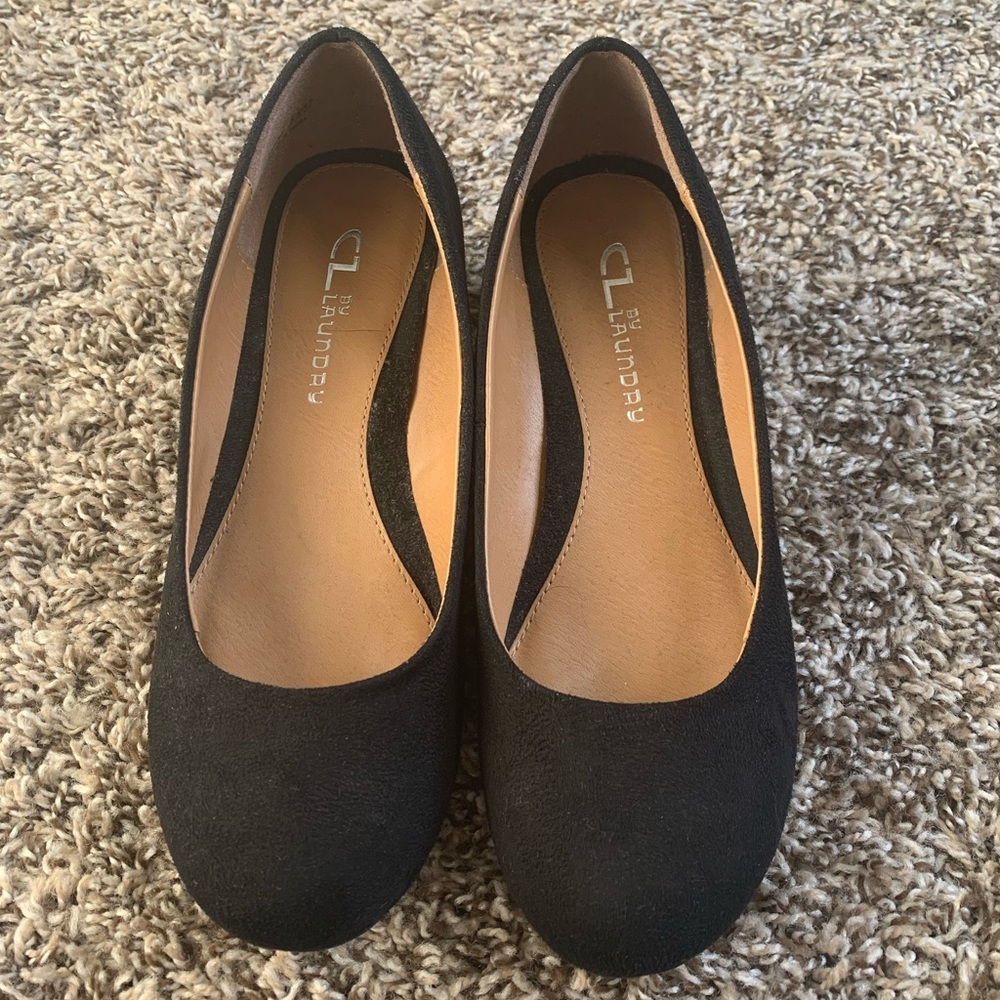 Excellent condition! Wedge with a very short heel